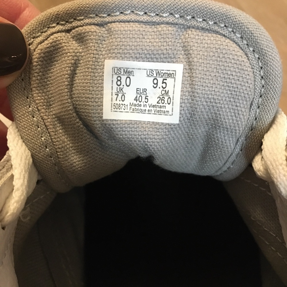Vans Old Skool Herringbone shoes. Women’s size 9.5. Gray, black, & white - Picture 5 of 6